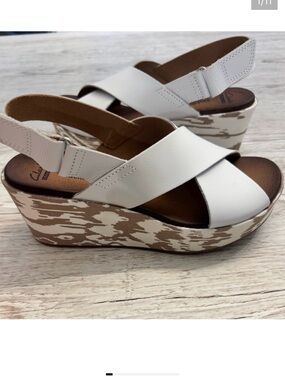 💥NWOB Clarks Stasha Hale Open Toe Wedge Sandals 6